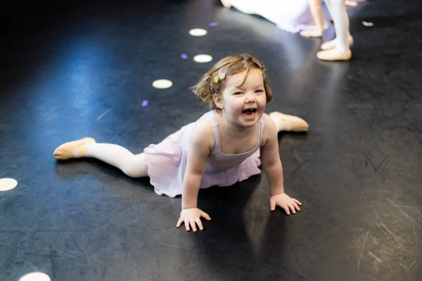 little-girl-dancing-ballet